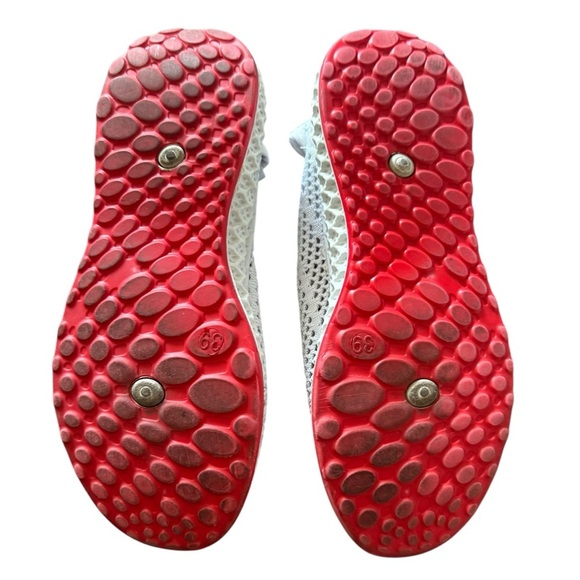 White mesh slip-on sneakers with red grippy soles and toggle laces. Size 39 EU - Picture 2 of 6